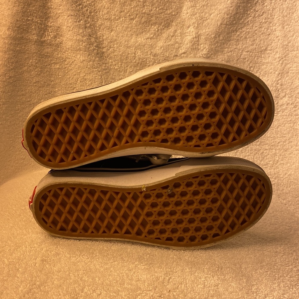 Vans - Picture 6 of 7